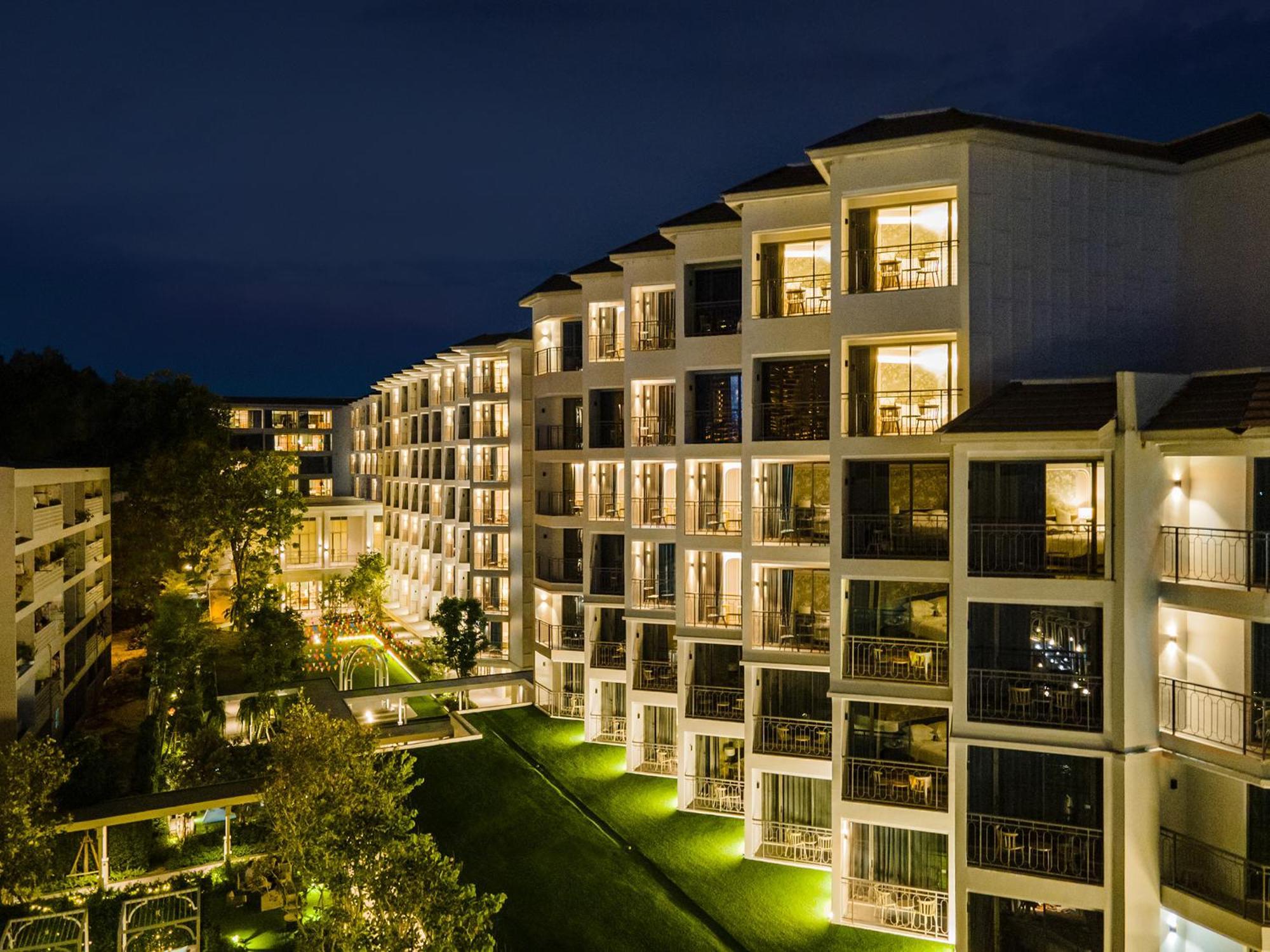 The Quarter Chaophraya By Uhg Hotel Bangkok Exterior photo